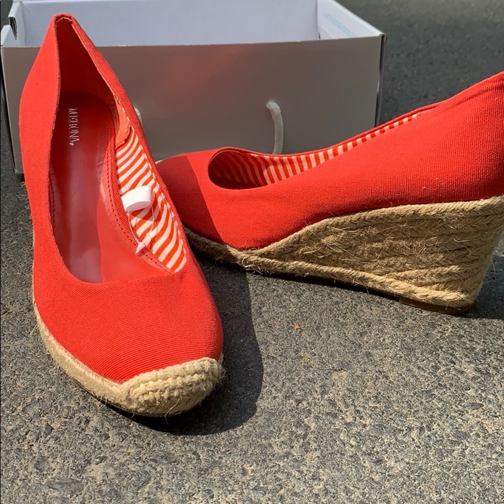 Red wedges never worn